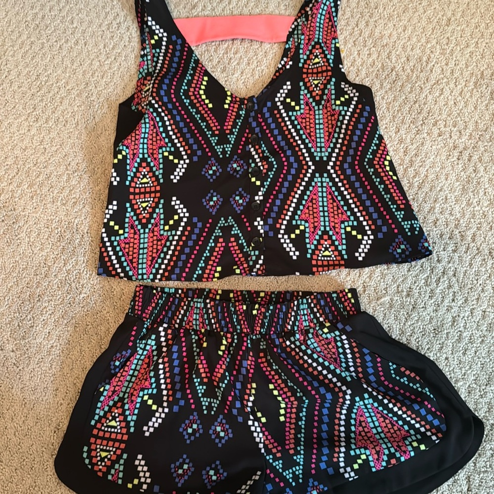 Exhilaration 2 piece night out outfit-shorts with pockets size small